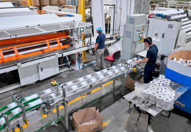 La industria frenó su caída