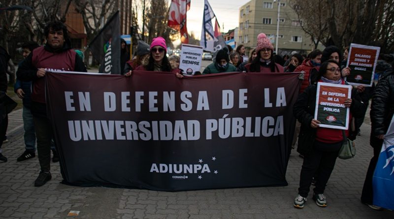 El Gobierno cruzó a los gremios universitarios