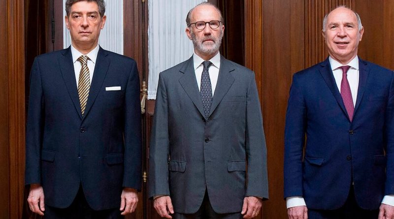 El Gobierno y las vacantes de la Corte