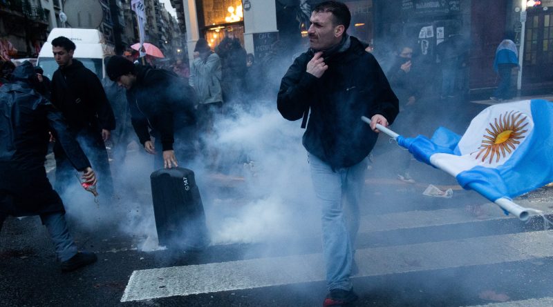 «Provocados por delincuentes anarquistas»