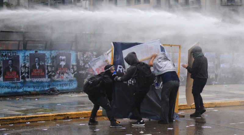 Incidentes y detenidos en la marcha universitaria